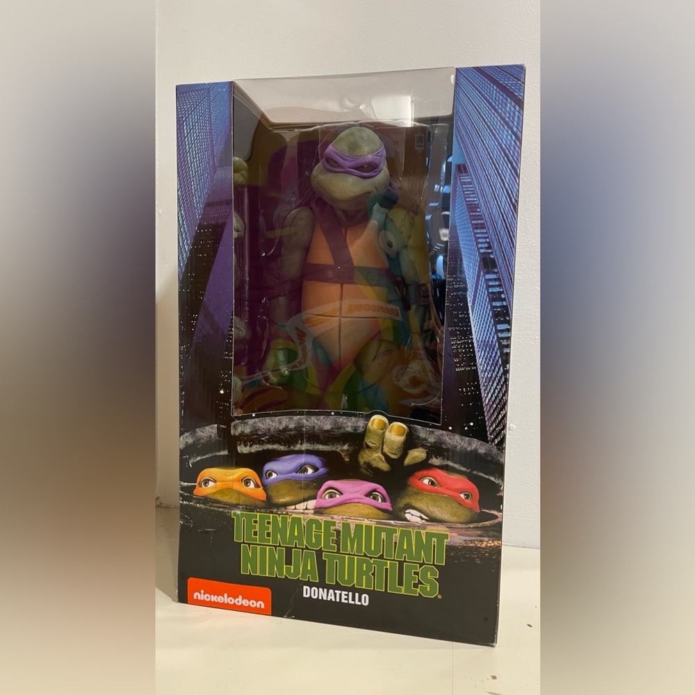 NECA TMNT Teenage Mutant Ninja Turtles Giant Sized Donatello Figure